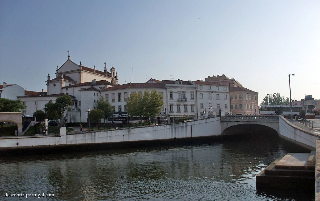 Centro da cidade, visto do canal