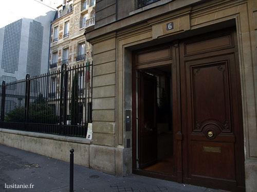 Entrada do Consulado de Portugal em Paris