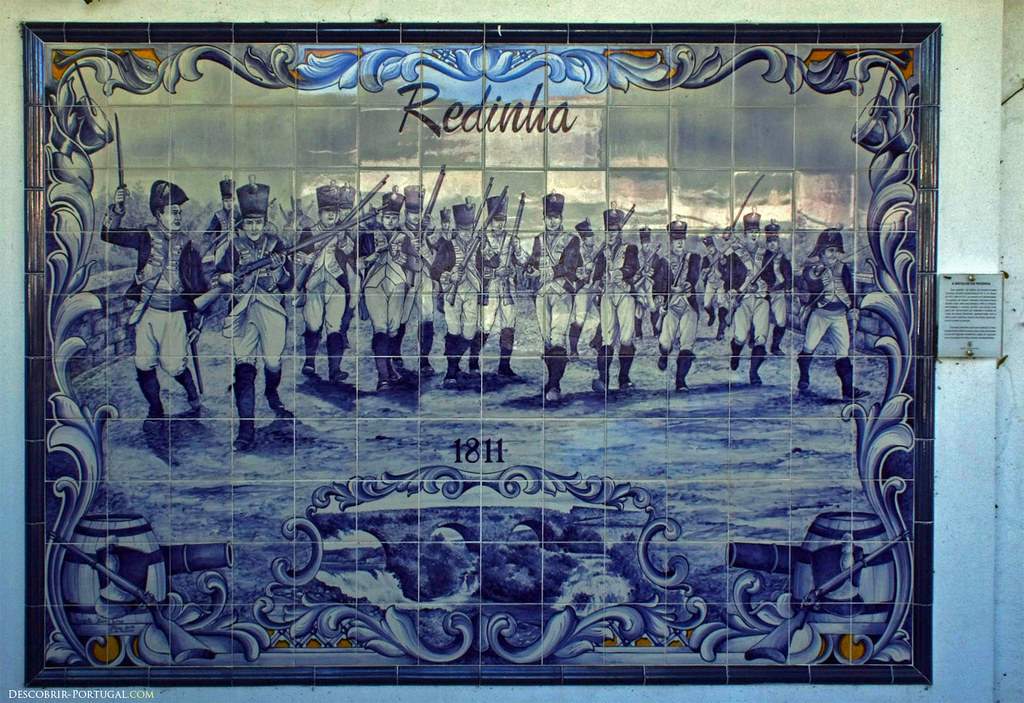 Estes azulejos representam a batalha da Redinha, durante as invasões francesas