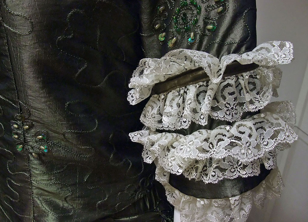Os vestidos do século XVIII eram muito elaborados