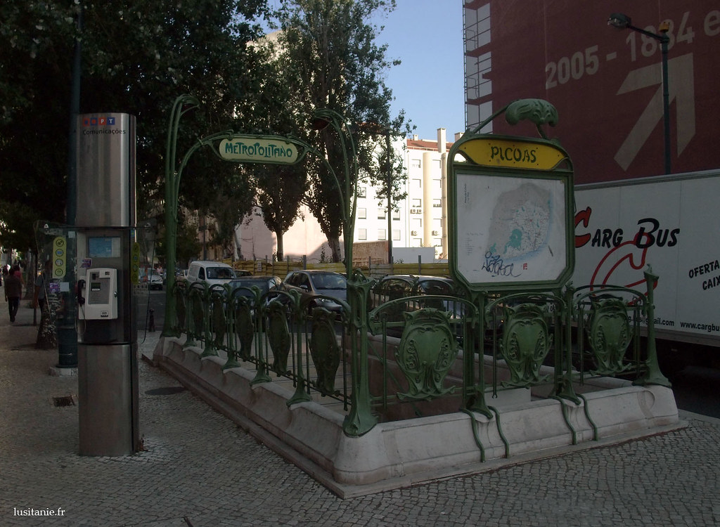 Entrada do metro em Lisboa
